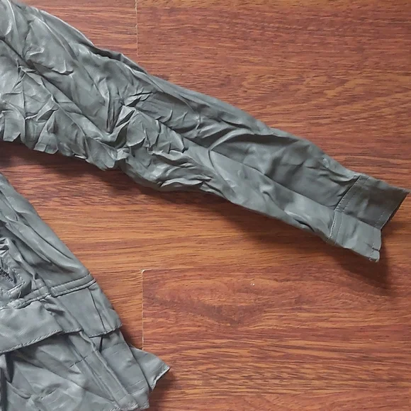 Dollhouse jacket - Picture 4 of 8